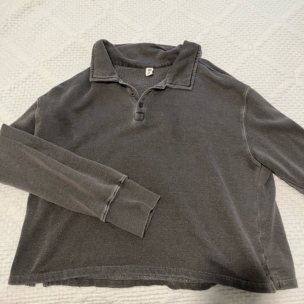 Size medium gray collared pullover crop sweatshirt